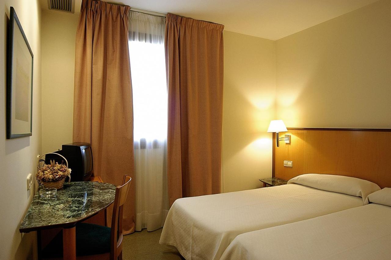 Hostal Meson Pepa Логроньйо Екстер'єр фото